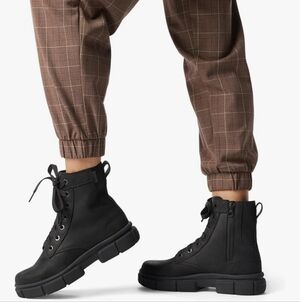 NIB Sorel Women's Explorer STRT Lace Boot Black Size 7